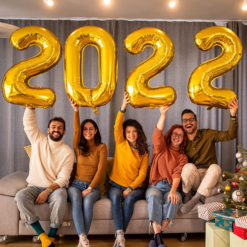 2022 Graduation Party Supplies: it Includes Banner Garland, Graduation Tablecloth, Paper Flowers, 2022 aluminum film Balloons and Confetti Balloon which can be used for Graduation Party Decorations in University, High School and Primary School