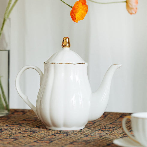 BTaT- Porcelain Tea Pot with Stainless Steel Infuser, 38 oz, White, Tea Pot with Gold Trim, Teapot with Infuser, Porcelain Teapot, Tea Brewing Pot, Teapots for Loose Tea, Tea Pot with Strainer
