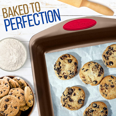 NutriChef 2-Piece Baking Pan Set - PFOA, PFOS, PTFE Free Flexible Nonstick Golden Coating Carbon Steel Bakeware - Professional Home Kitchen Bake Cookie Sheet Stackable Tray w/ Red Silicone Handles