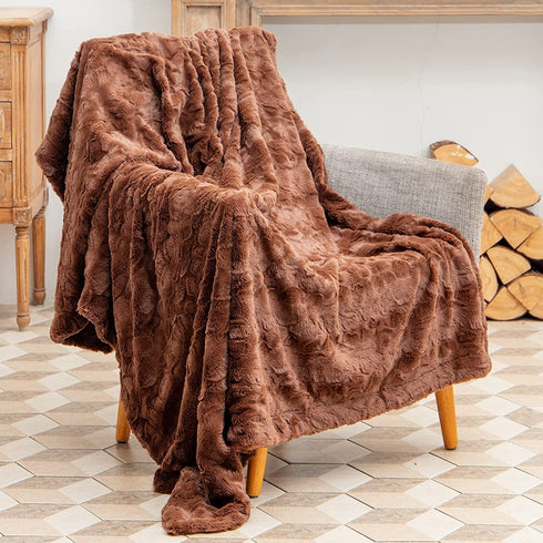TOONOW Soft Throw Blanket for Couch, No-Shedding Faux Fur Blankets, 300GSM Reversible Fuzzy Blanket 51"x 67" Warm Blankets for Bed, Sofa, Living Room (Brown)