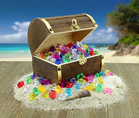 Attatoy Wooden Pirate Treasure Chest with 240 Colored €œJewels (Plastic Gems); 6 x 4.5 x 5 Antique Style Wood Box with Brass Accents; 1 Lb. Acrylic Gemstones