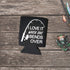 I Love It When She Bends Over Funny Can Cooler - Fishing Beer Coolie - Multiple Color Variations - Perfect Fisherman Gift (Black)