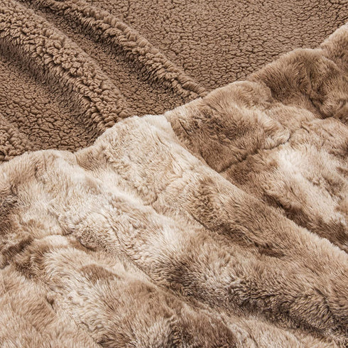 Amazon Basics Fuzzy Faux Fur Sherpa Throw Blanket, 50"x60" - Light Brown