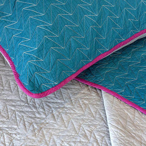 Refinery29 Quinn Arrow Bedding Collection Luxury 100% Cotton Premium Ultra Soft Quilt Coverlet, Lightweight Comfortable 4 Piece Set, Modern Design for Home Hotel Décor, King, Blue/Grey